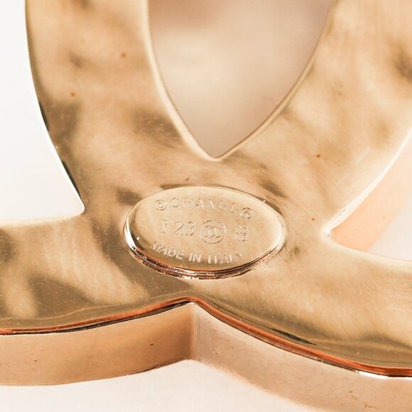 Chanel Gold-Toned Pearl & Crystal Studded CC Brooch - Picture 4 of 6